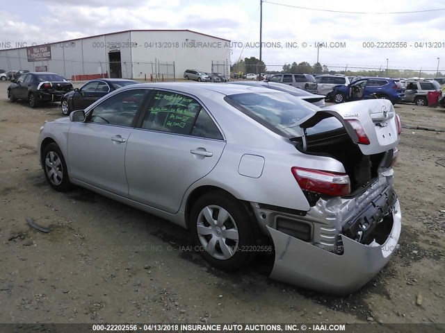 4T1BE46K29U392023 - 2009 TOYOTA CAMRY SE/LE/XLE SILVER photo 3