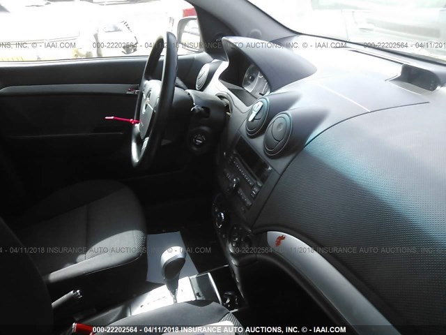 KL1TD5DE0BB245139 - 2011 CHEVROLET AVEO LS/LT 白色 照片 5