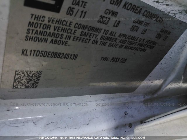 KL1TD5DE0BB245139 - 2011 CHEVROLET AVEO LS/LT 白色 照片 9