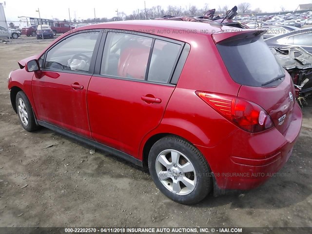 3N1BC13E28L396785 - 2008 NISSAN VERSA S/SL RED photo 3