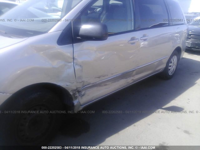 5TDZA23C65S254886 - 2005 TOYOTA SIENNA CE/LE SILVER photo 6