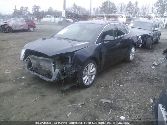 1G4PP5SK0E4110919 - 2014 BUICK VERANO GRAY photo 2