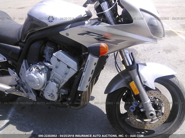 JYARN07Y83A001248 - 2003 YAMAHA FZS10 SILVER photo 5