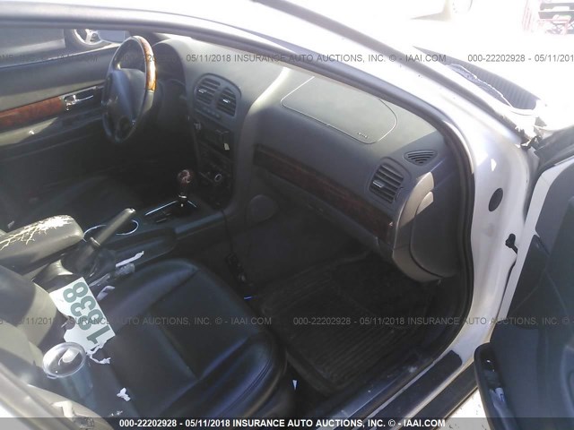 1LNHM87A22Y613516 - 2002 LINCOLN LS 白色 照片 5
