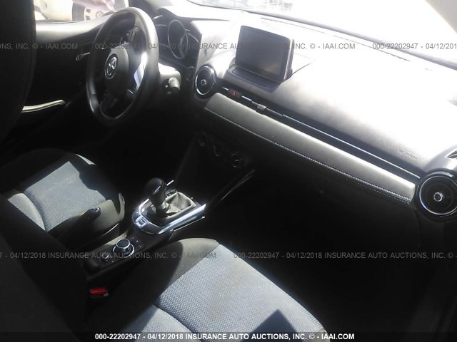 3MYDLBZVXGY122188 - 2016 TOYOTA SCION IA GRAY photo 5