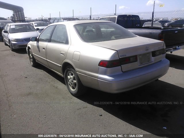 JT2BG22K4V0081521 - 1997 TOYOTA CAMRY LE/XLE TAN photo 3