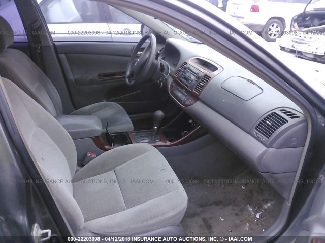 4T1BE32K93U717063 - 2003 TOYOTA CAMRY LE/XLE/SE 棕色 照片 5