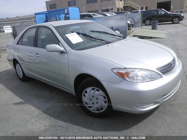 JTDBE32K120095505 - 2002 TOYOTA CAMRY LE/XLE/SE კრემისფერი ფოტო 1