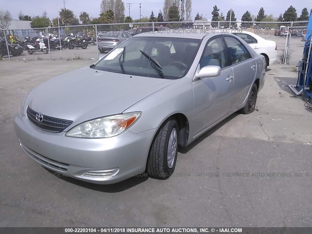 JTDBE32K120095505 - 2002 TOYOTA CAMRY LE/XLE/SE კრემისფერი ფოტო 2