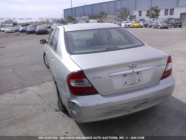 JTDBE32K120095505 - 2002 TOYOTA CAMRY LE/XLE/SE კრემისფერი ფოტო 3