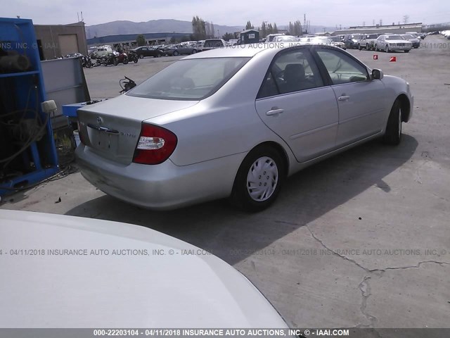 JTDBE32K120095505 - 2002 TOYOTA CAMRY LE/XLE/SE კრემისფერი ფოტო 4