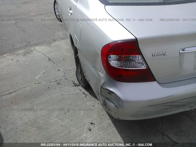JTDBE32K120095505 - 2002 TOYOTA CAMRY LE/XLE/SE კრემისფერი ფოტო 6