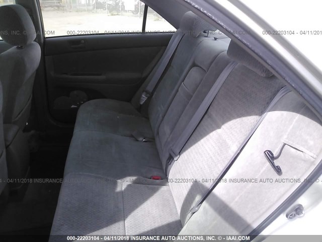 JTDBE32K120095505 - 2002 TOYOTA CAMRY LE/XLE/SE კრემისფერი ფოტო 8