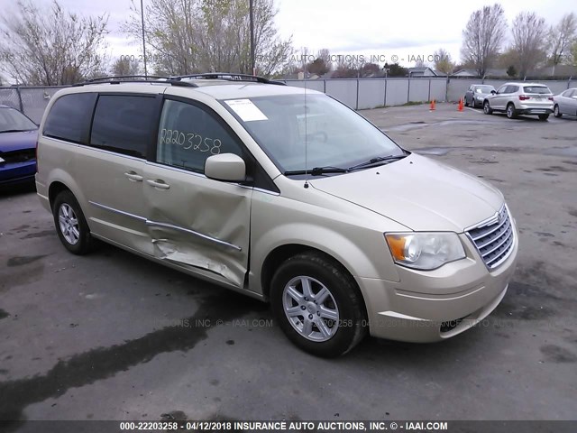 2A4RR5D1XAR369866 - 2010 CHRYSLER TOWN & COUNTRY TOURING GOLD photo 1