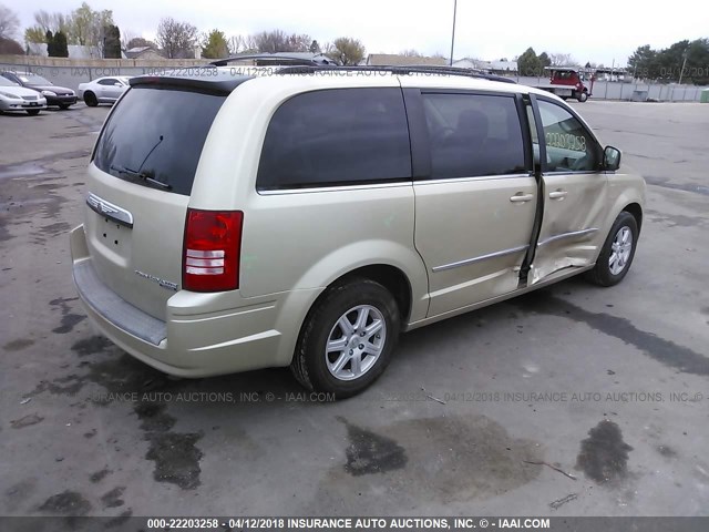 2A4RR5D1XAR369866 - 2010 CHRYSLER TOWN & COUNTRY TOURING GOLD photo 4