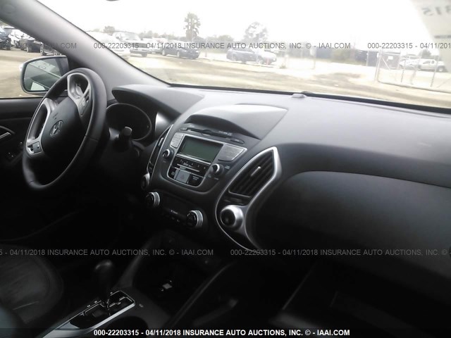 KM8JU3AC7DU698409 - 2013 HYUNDAI TUCSON GLS/LIMITED GRAY photo 5