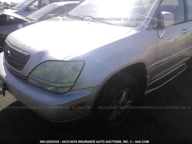 JTJGF10U810111240 - 2001 LEXUS RX 300 SILVER photo 6