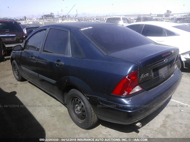 1FAFP33P42W189242 - 2002 FORD FOCUS LX BLUE photo 3