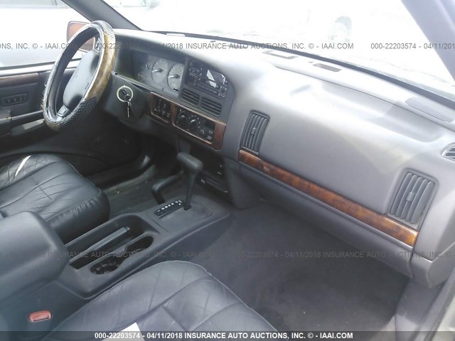 1J4GZ78Y4WC304554 - 1998 JEEP GRAND CHEROKEE LIMITED GRAY photo 5