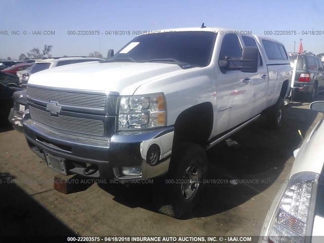 1GCHK23698F148178 - 2008 CHEVROLET SILVERADO K2500 HEAVY DUTY WHITE photo 2