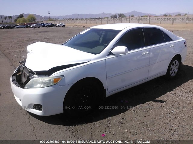 4T4BF3EK8AR070408 - 2010 TOYOTA CAMRY SE/LE/XLE Белый фото 2