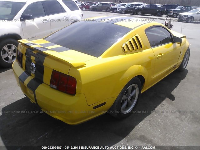 1ZVFT82H365221765 - 2006 FORD MUSTANG GT YELLOW photo 4