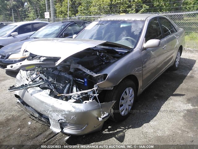 4T1BE32K35U080075 - 2005 TOYOTA CAMRY LE/XLE/SE 银色 照片 2