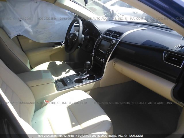 4T1BF1FK9HU367470 - 2017 TOYOTA CAMRY LE/XLE/SE/XSE BLACK photo 5