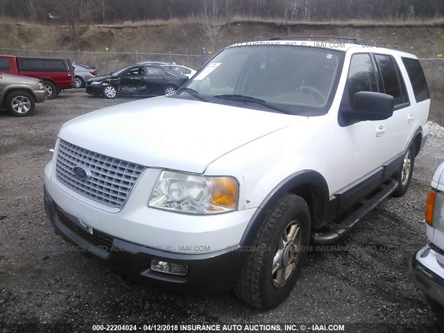 1FMFU16L84LA84901 - 2004 FORD EXPEDITION XLT WHITE photo 2