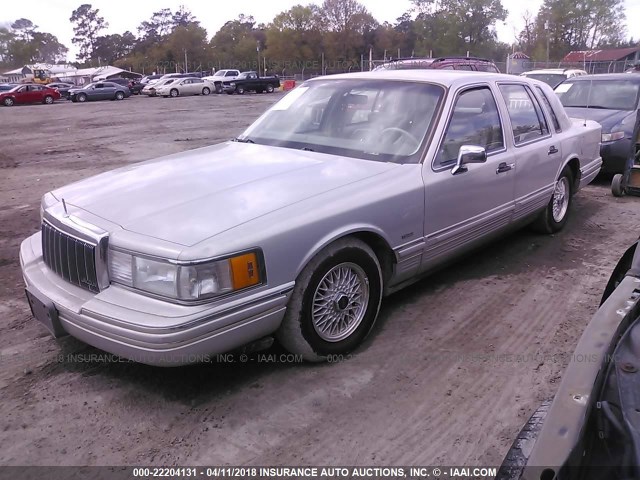 1LNCM81W5MY721808 - 1991 LINCOLN TOWN CAR EXECUTIVE SILVER photo 2