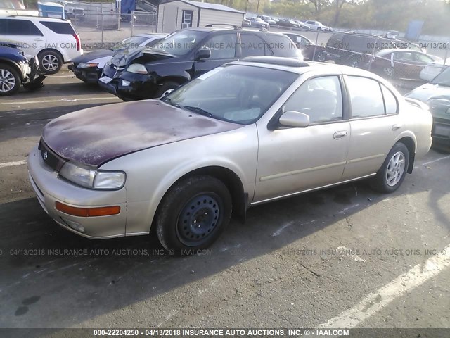 JN1CA21D4TT121353 - 1996 NISSAN MAXIMA GLE/GXE/SE Champagne photo 2