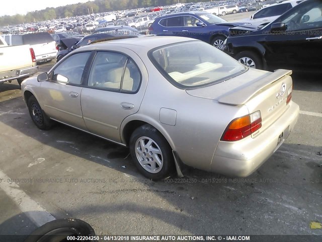 JN1CA21D4TT121353 - 1996 NISSAN MAXIMA GLE/GXE/SE Champagne photo 3