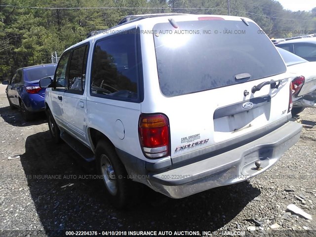 1FMZU63E61UB05749 - 2001 FORD EXPLORER XLT WHITE photo 3