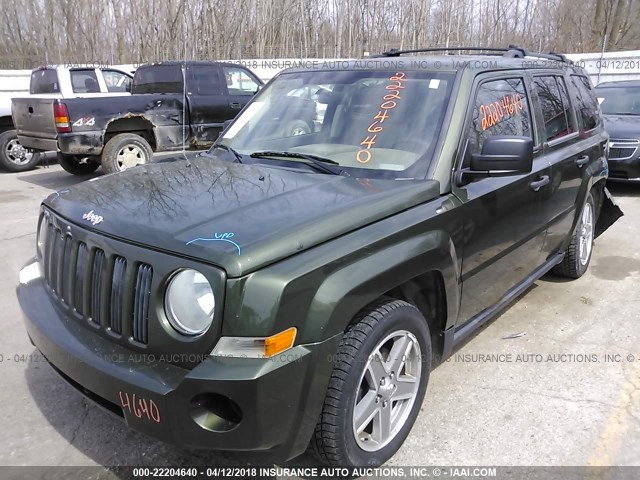 1J8FF28W28D682485 - 2008 JEEP PATRIOT SPORT GREEN photo 2