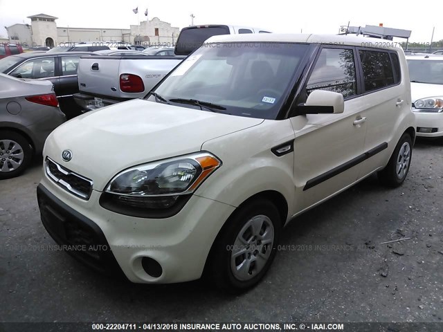 KNDJT2A57C7356149 - 2012 KIA SOUL CREAM photo 2