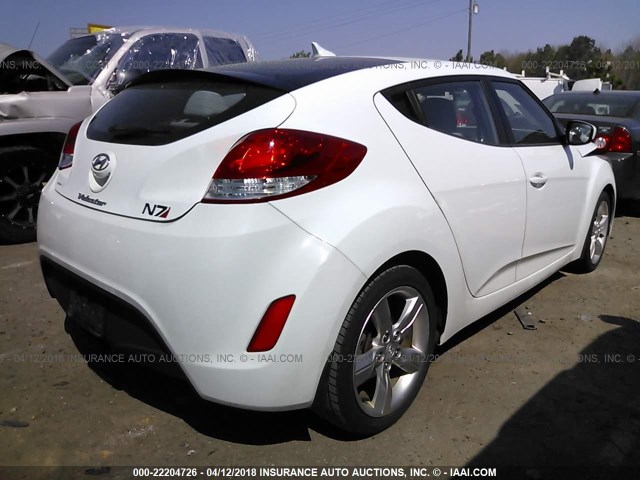 KMHTC6AD6DU086840 - 2013 HYUNDAI VELOSTER WHITE photo 4