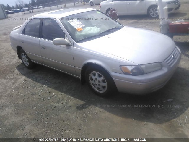 4T1BG22K0WU371512 - 1998 TOYOTA CAMRY CE/LE/XLE BEIGE photo 1