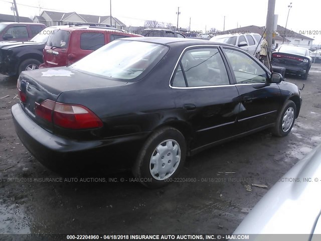 1HGCG5645YA125986 - 2000 HONDA ACCORD LX BLACK photo 4