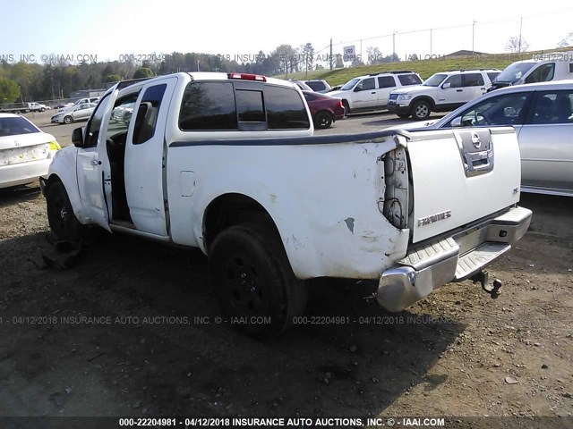 1N6AD06U27C417662 - 2007 NISSAN FRONTIER KING CAB LE/SE/OFF ROAD WHITE photo 3