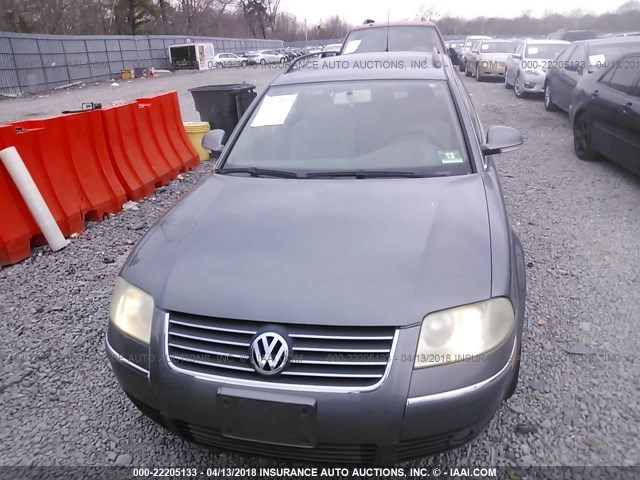 WVWCD63B15E143597 - 2005 VOLKSWAGEN PASSAT GLS GRAY photo 6