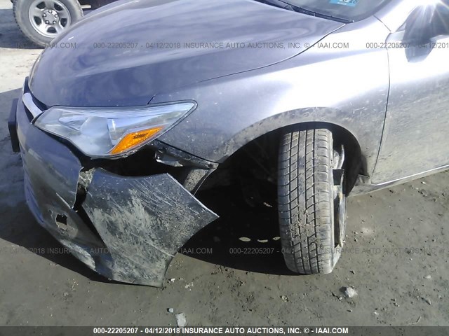 4T1BF1FK5FU934156 - 2015 TOYOTA CAMRY LE/XLE/SE/XSE GRAY photo 6