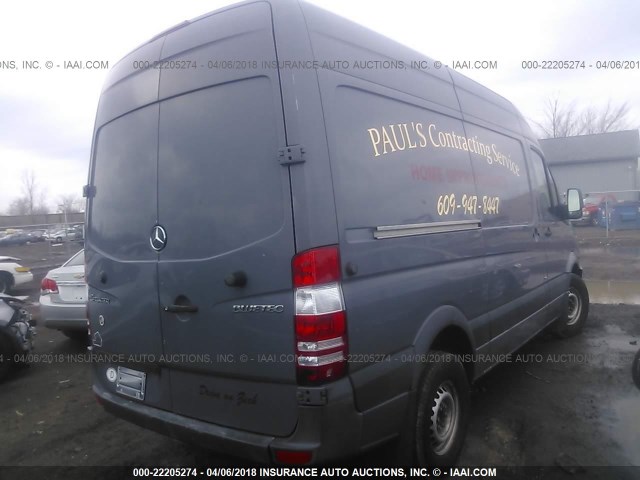 WD3PE7CCXB5555083 - 2011 MERCEDES-BENZ SPRINTER 2500 BLACK photo 4