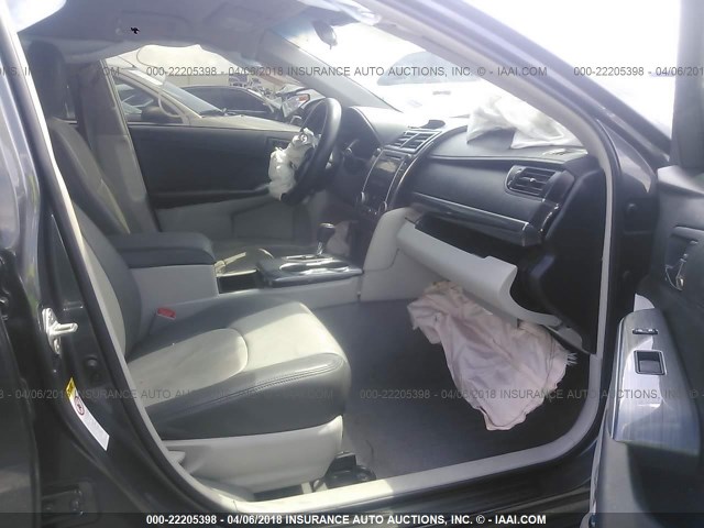 4T1BD1FK1CU001405 - 2012 TOYOTA CAMRY HYBRID/LE/XLE 灰色 照片 5