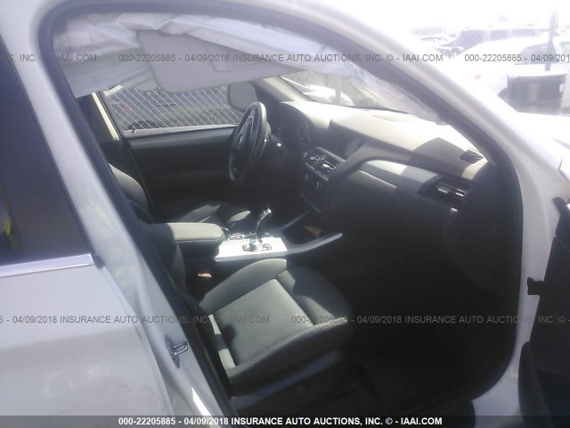 5UXWX7C57BL730008 - 2011 BMW X3 XDRIVE35I WHITE photo 5