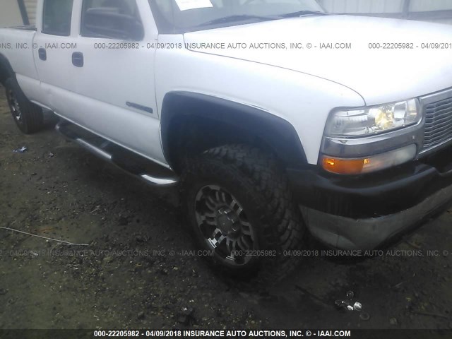 1GCHC23U41F121679 - 2001 CHEVROLET SILVERADO C2500 HEAVY DUTY WHITE photo 6