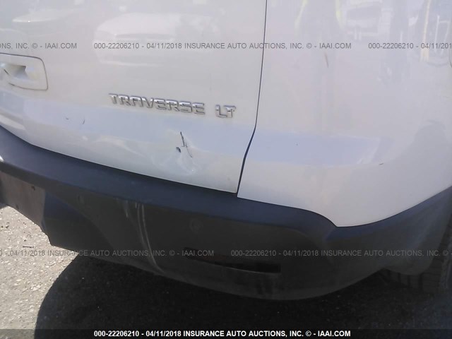 1GNLVFED2AS137290 - 2010 CHEVROLET TRAVERSE LT WHITE photo 6