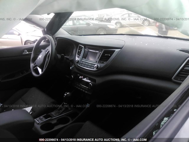 KM8J3CA20HU570772 - 2017 HYUNDAI TUCSON LIMITED/SPORT AND ECO/SE BLACK photo 5