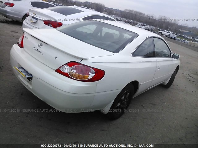 2T1CE22P52C001979 - 2002 TOYOTA CAMRY SOLARA SE WHITE photo 4