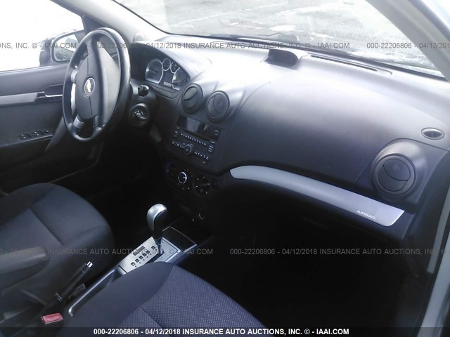 KL1TD5DE9BB136016 - 2011 CHEVROLET AVEO LS/LT 白色 照片 5