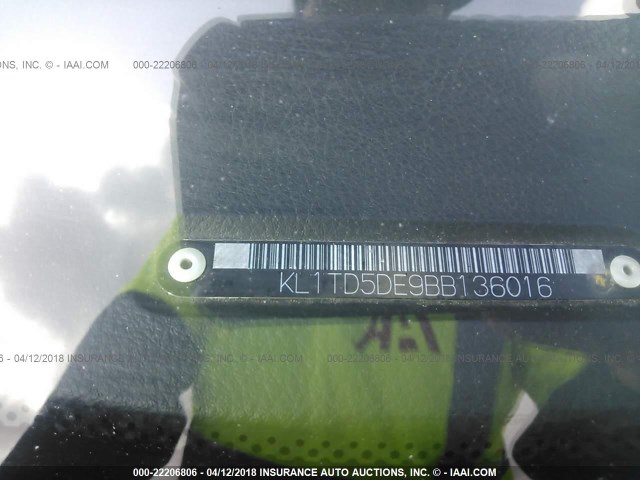 KL1TD5DE9BB136016 - 2011 CHEVROLET AVEO LS/LT 白色 照片 9